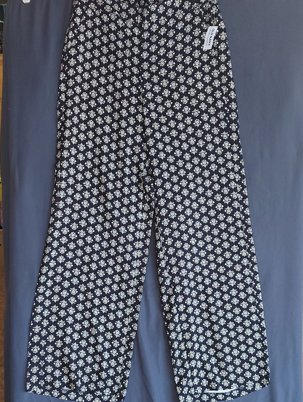 Old Navy Blue and White Printed Fabric Tag - Picture 6 of 7